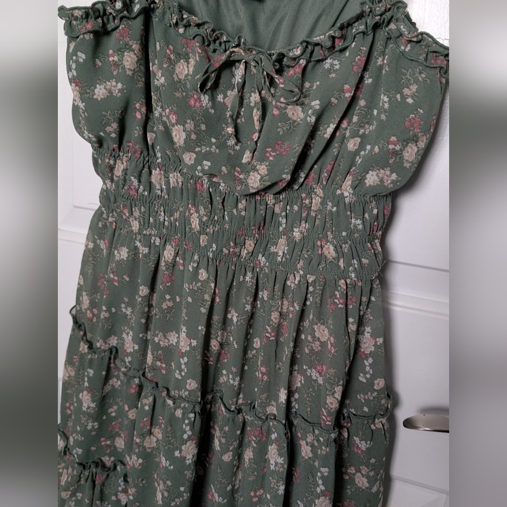 Trixxi | Green Floral Smocked Fit & Flare Mini Dress | Size M - Picture 4 of 7